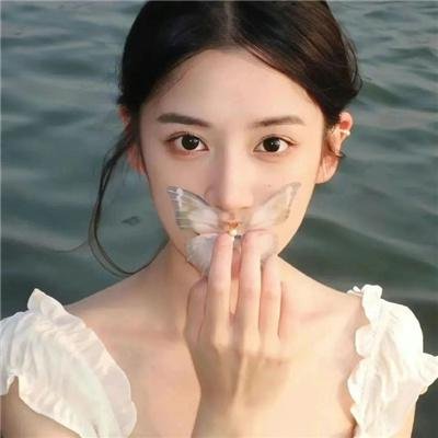 戴手套的小杀手 海报